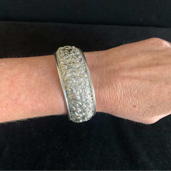 Exquisite, Ornate Carved 925 Sterling Silver Cuff Bracelet, 48g - Picture 6 of 6
